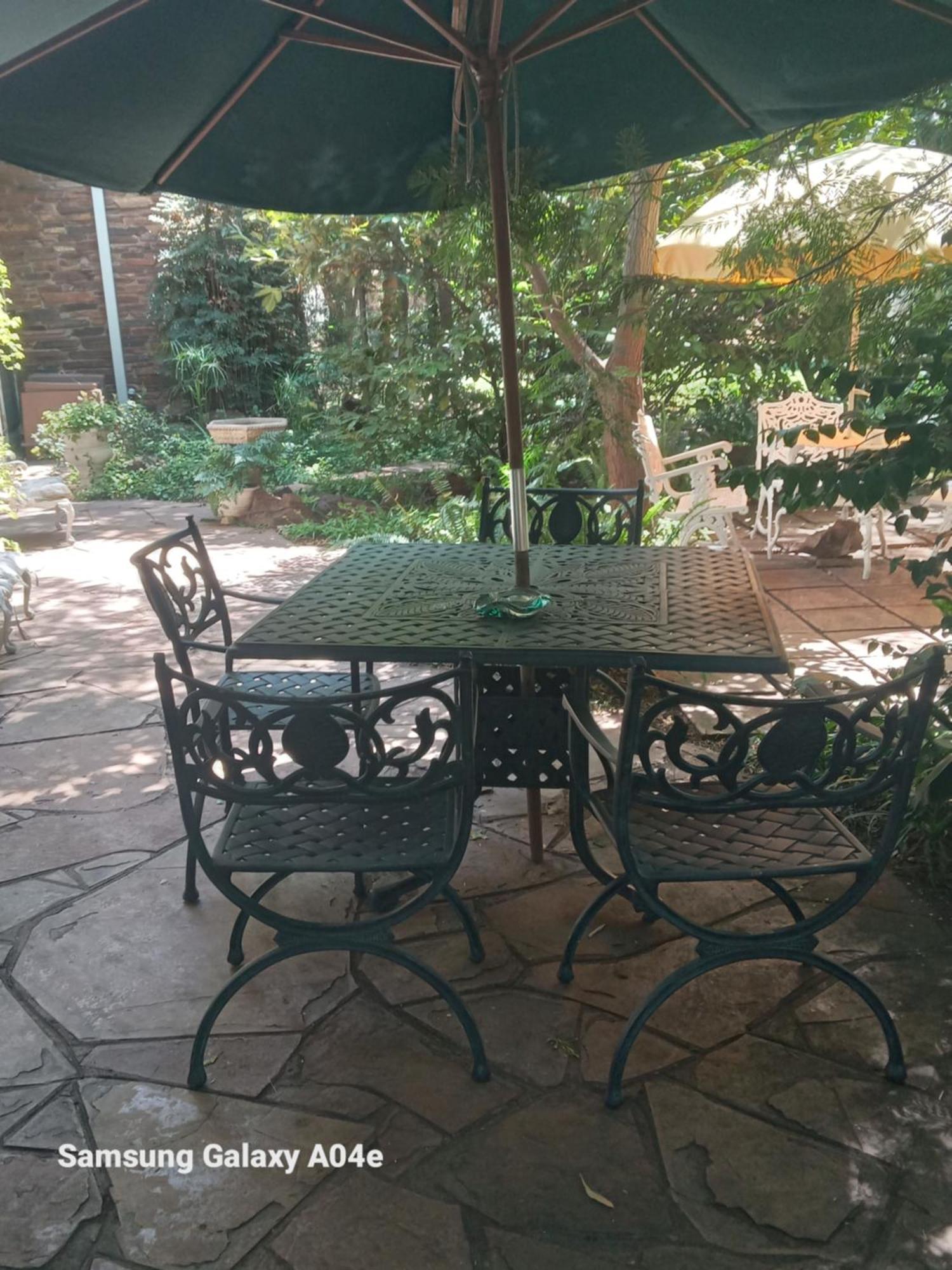 Emerald Guest House Springs Esterno foto